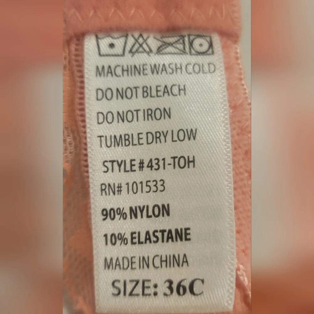 Lace Push-Up Bra in Pink - Picture 4 of 4